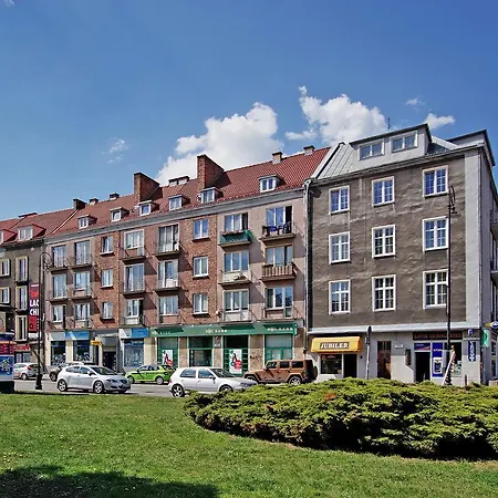 아파트 Apartament Kameralny X *